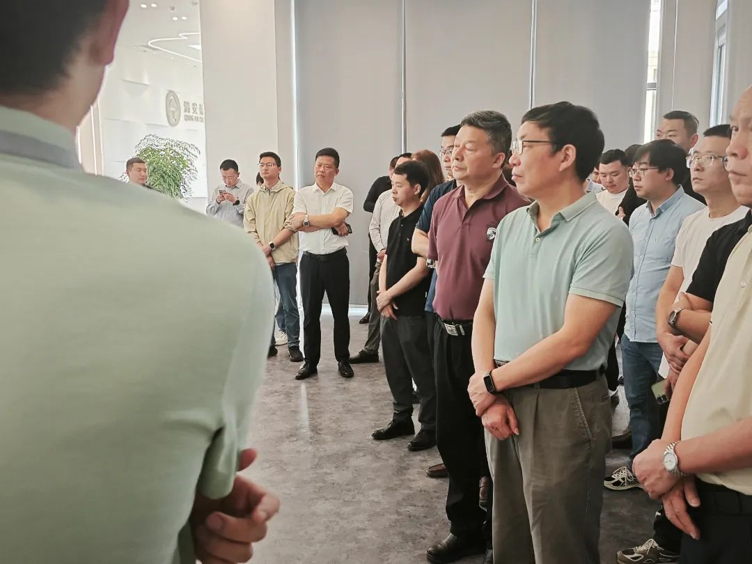 参观2.jpg